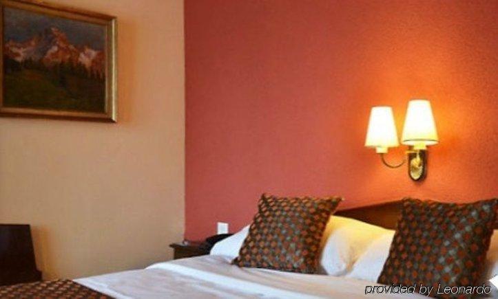 Hotel Athmos La Chaux De Fonds Room photo